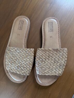 Mohinders Slide Sandals in Honey - Comfortable Casual Slip-Ons